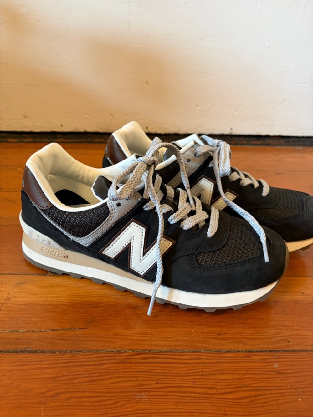 New Balance Black, Gray & Brown unisex Retro Runner Sneakers